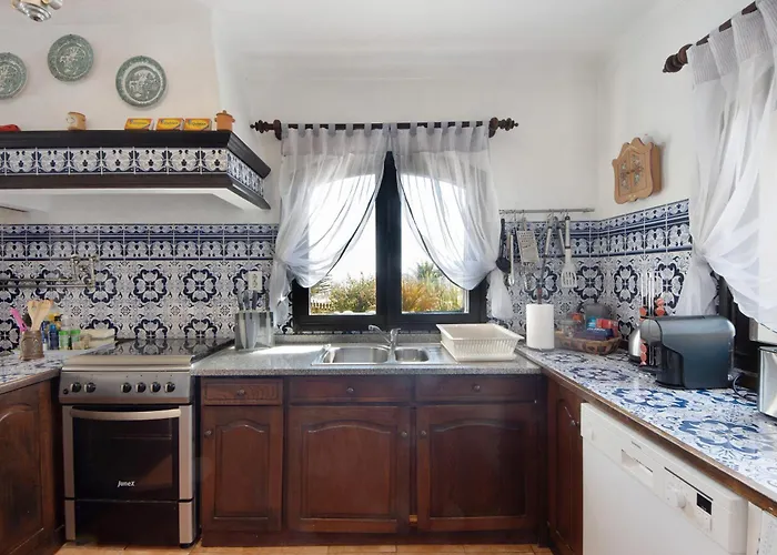 Casa Do Bico Da Biarritz * Кошта-Нова